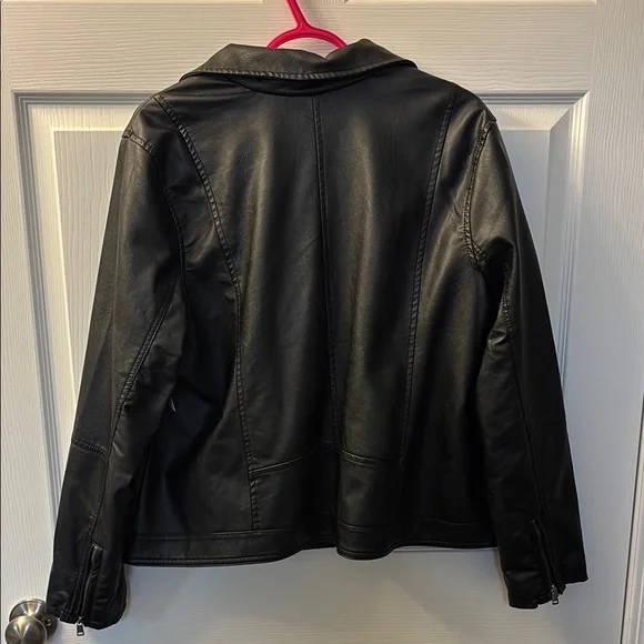 Reitmans Women's Black Faux Leather Jacket - Picture 2 of 3